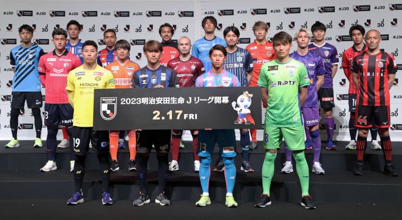  18 đội thi đấu chính thức tại giải  J-League 1